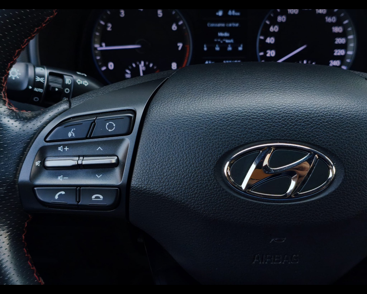 Foto HYUNDAI Kona 1.0 t-gdi Xpossible 2wd 120cv