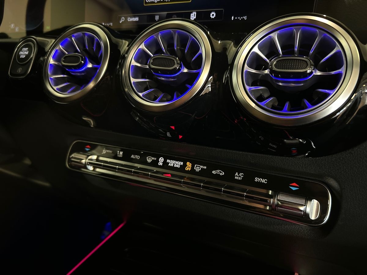 Mercedes GLA GLA 200 D Premium 8G-DCT - 14
