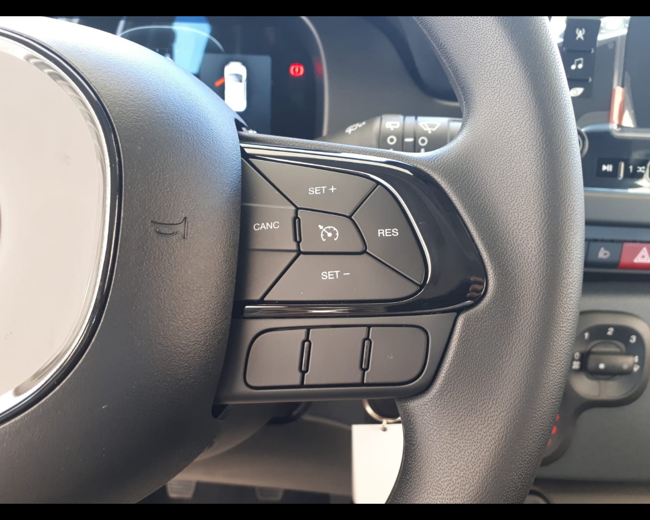Foto FIAT Panda 1.0 firefly hybrid s&s 70cv 5p.ti