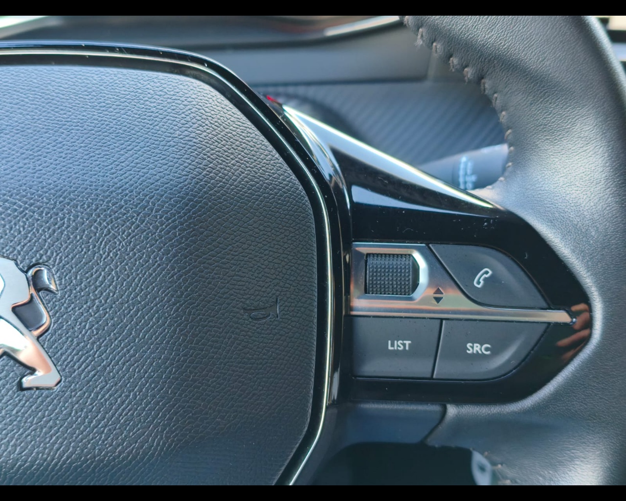 Foto PEUGEOT 2008 1.2 puretech Active Pack s&s 100cv GPL