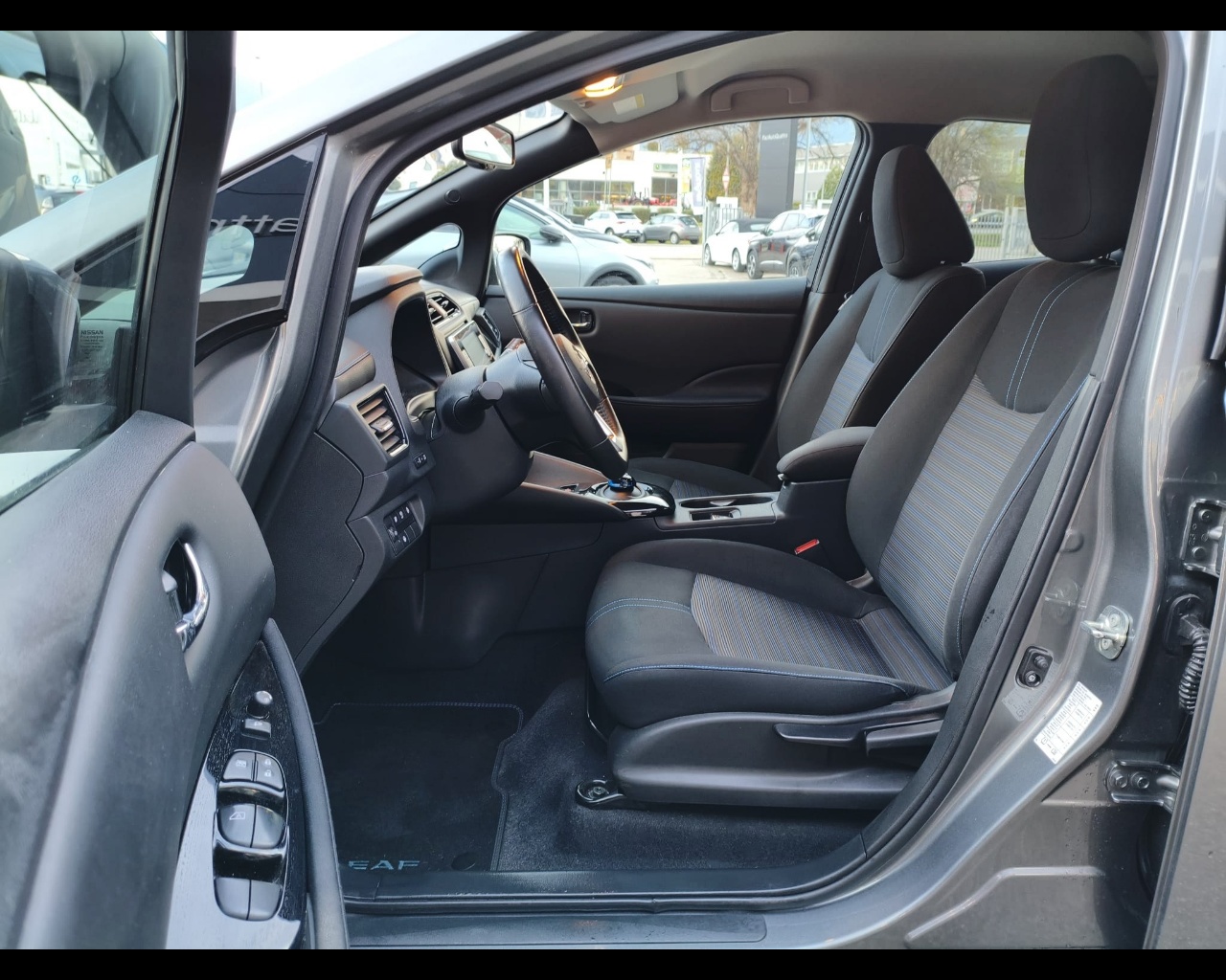 Foto NISSAN Leaf 40kWh N-Connecta 150cv