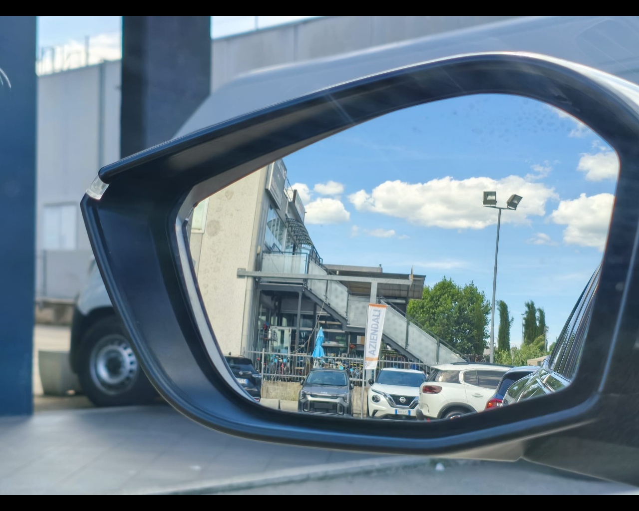 Foto CITROEN C4 1.5 bluehdi Shine s&s 130cv eat8