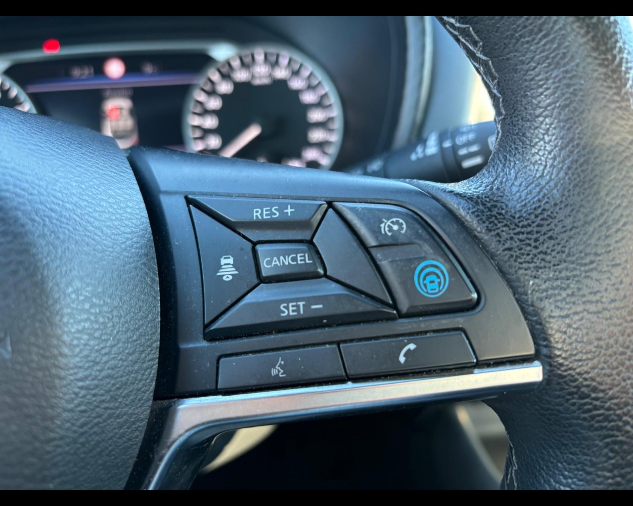 Foto NISSAN Juke 1.0 dig-t N-Connecta 114cv