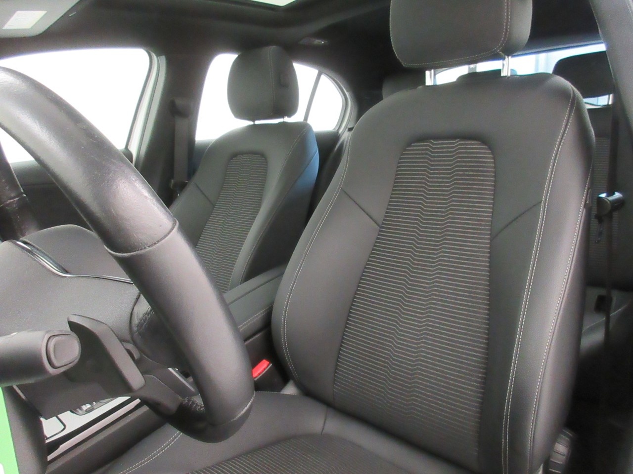 Mercedes Classe A Classe A 180 D Sport 7G-DCT - 12