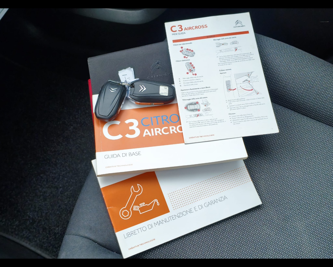 Foto CITROEN C3 Aircross 1.2 puretech Shine s&s 130cv