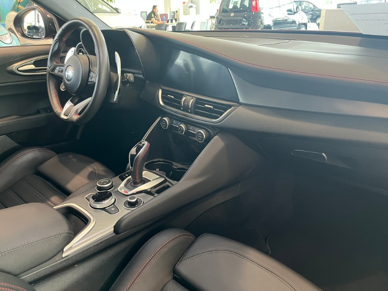 ALFA ROMEO – Giulia 2.0 Turbo 280 CV AT8 AWD Q4 Competizione