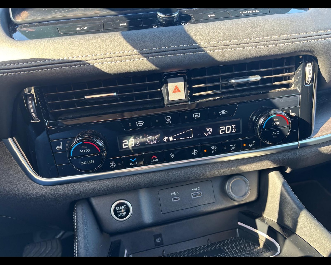 Foto NISSAN X-Trail TEKNA 2WD