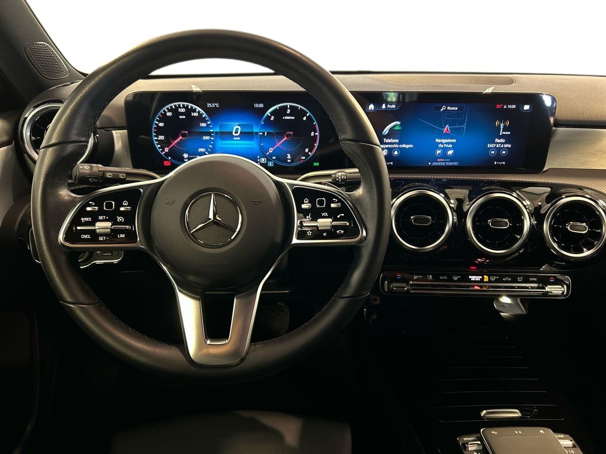 Mercedes Classe A Classe A 180 D Sport Night edition 8G-DCT - 11