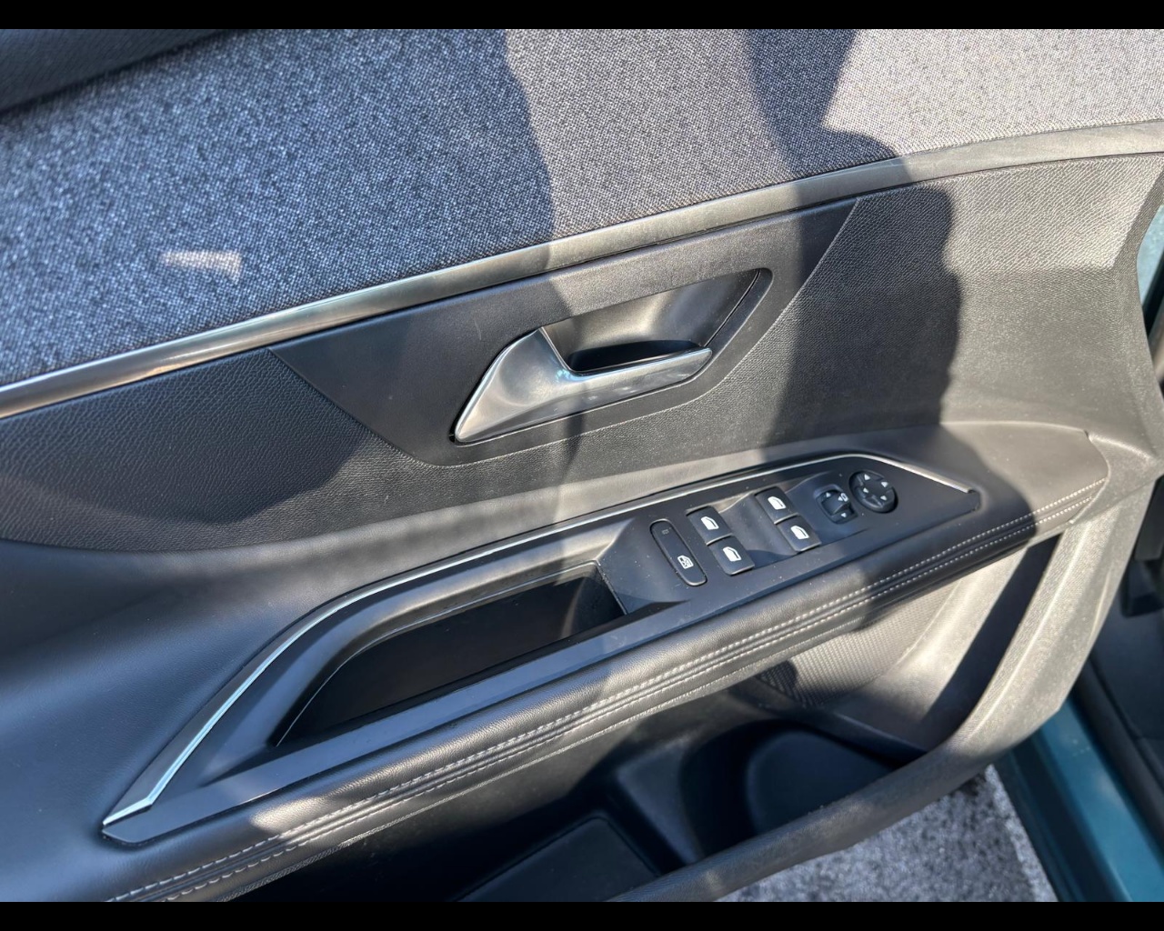 Foto PEUGEOT 5008 1.6 bluehdi Allure s&s 120cv 7p.ti eat6