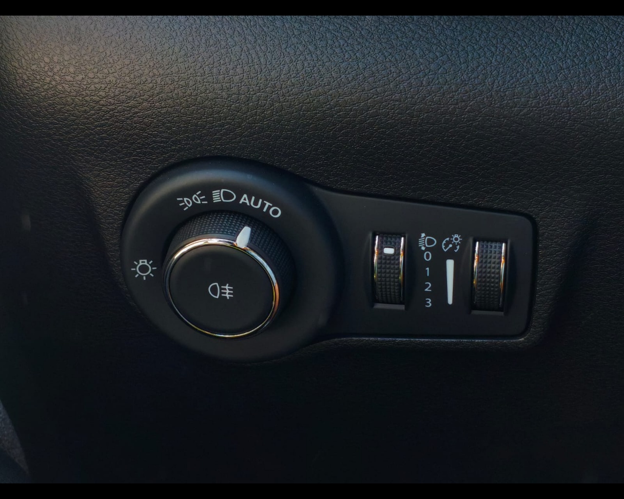 Foto JEEP Compass 1.5 turbo t4 mhev Longitude 2wd 130cv dct