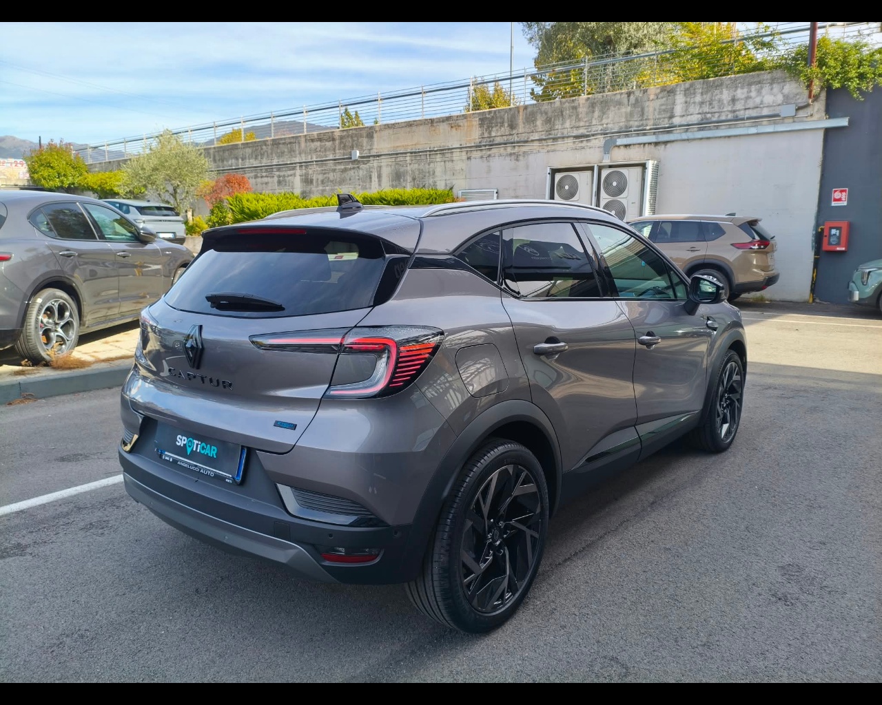 Foto RENAULT Captur 1.8 full hybrid E-Tech Esprit Alpine 160cv auto