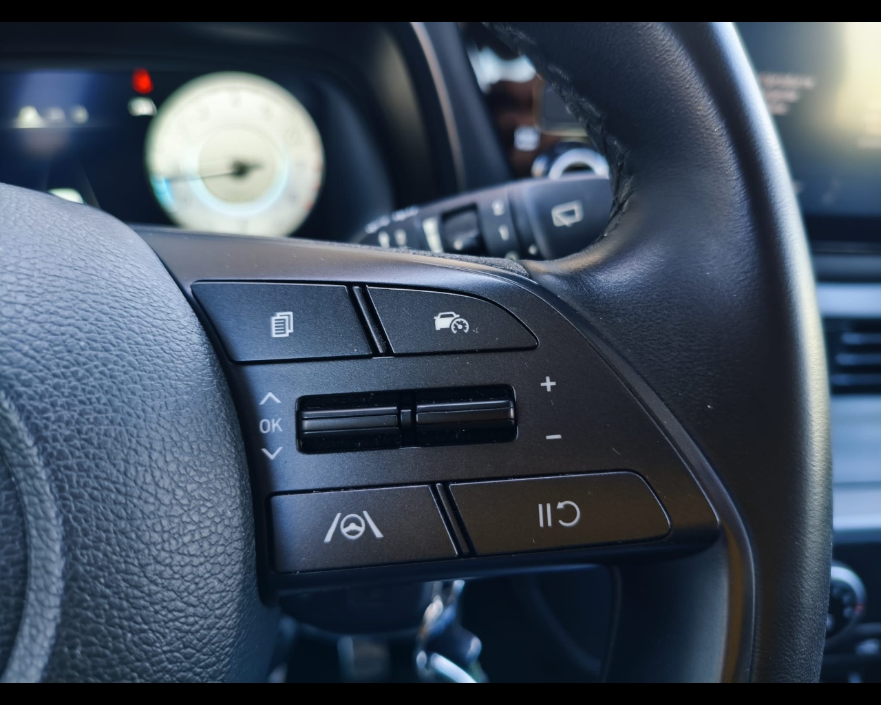 Foto HYUNDAI Bayon 1.2 mpi Xline