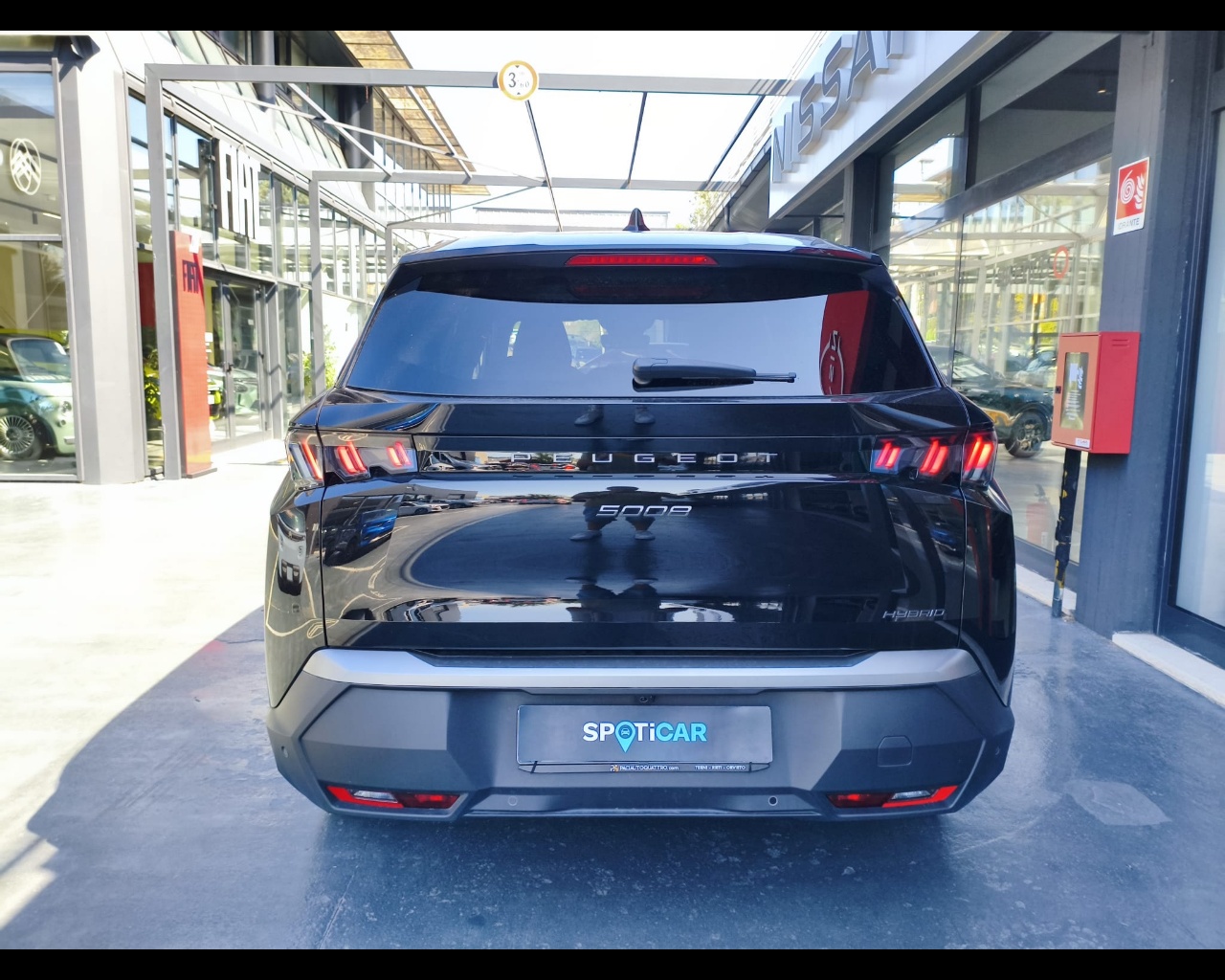 Foto PEUGEOT 5008 1.2 hybrid Allure 136cv e-dcs6