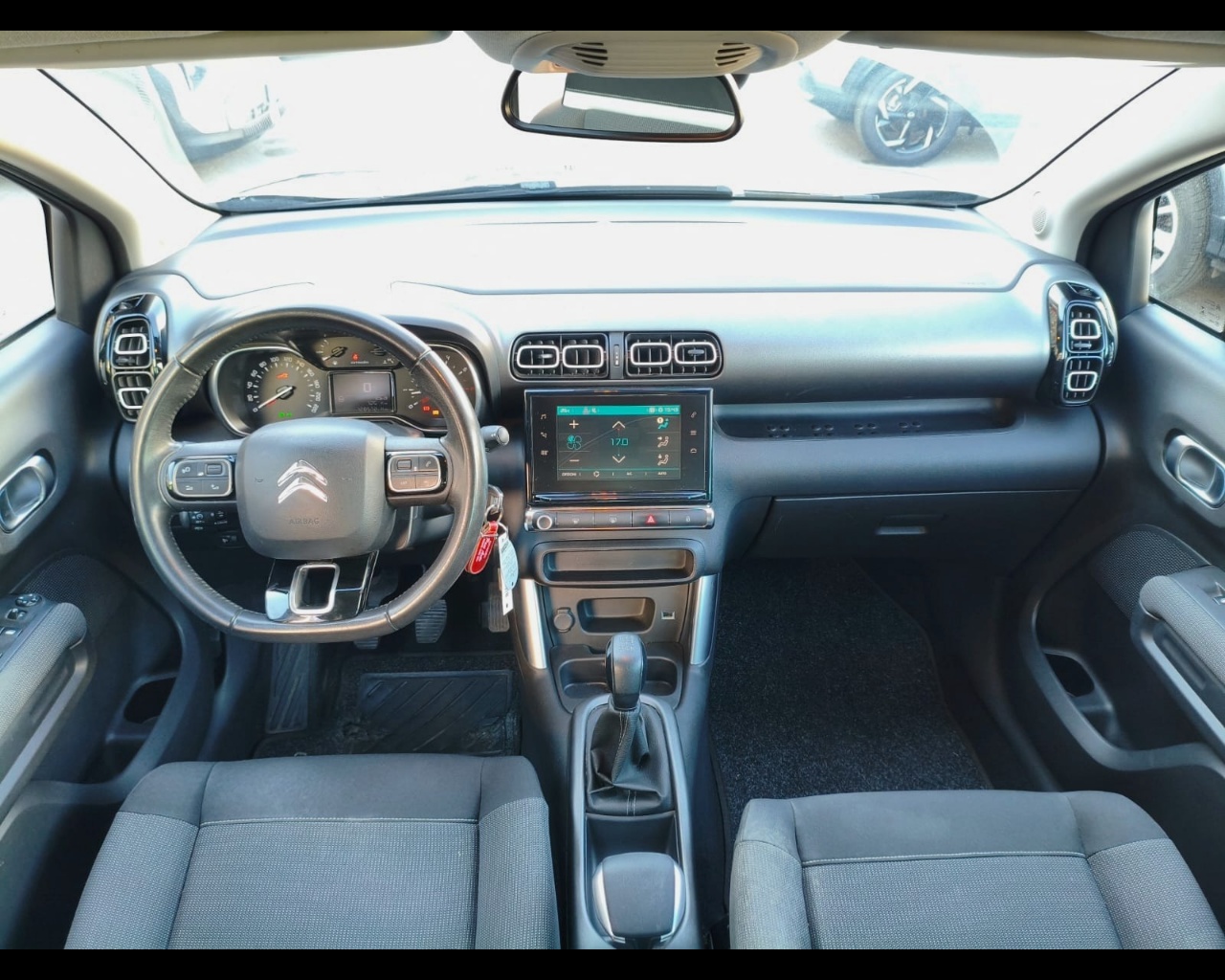 Foto CITROEN C3 Aircross 1.2 puretech Shine 82cv