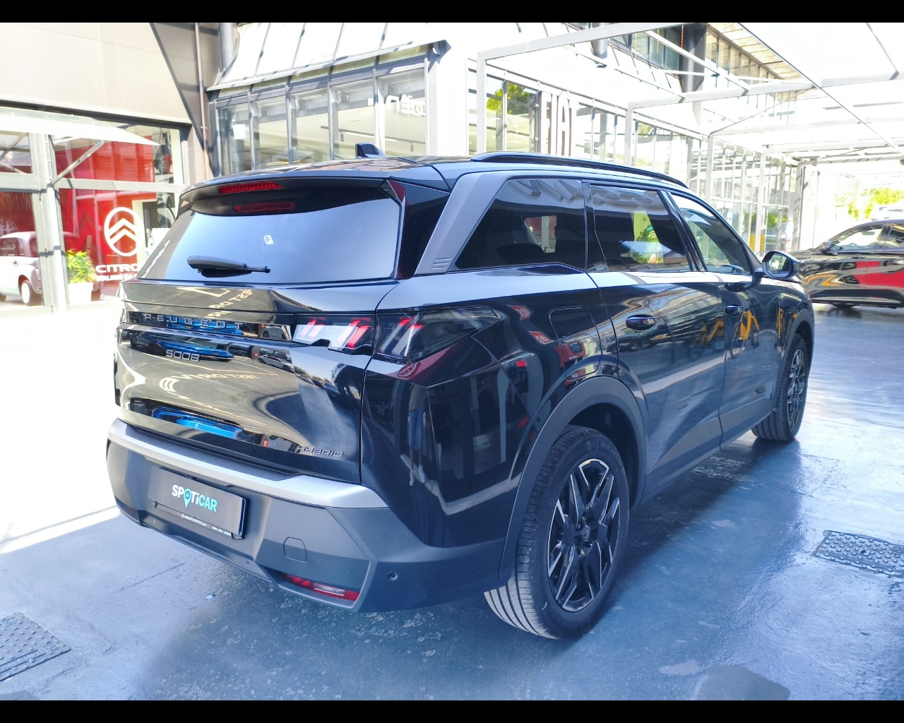 Foto PEUGEOT 5008 1.2 hybrid Allure 136cv e-dcs6