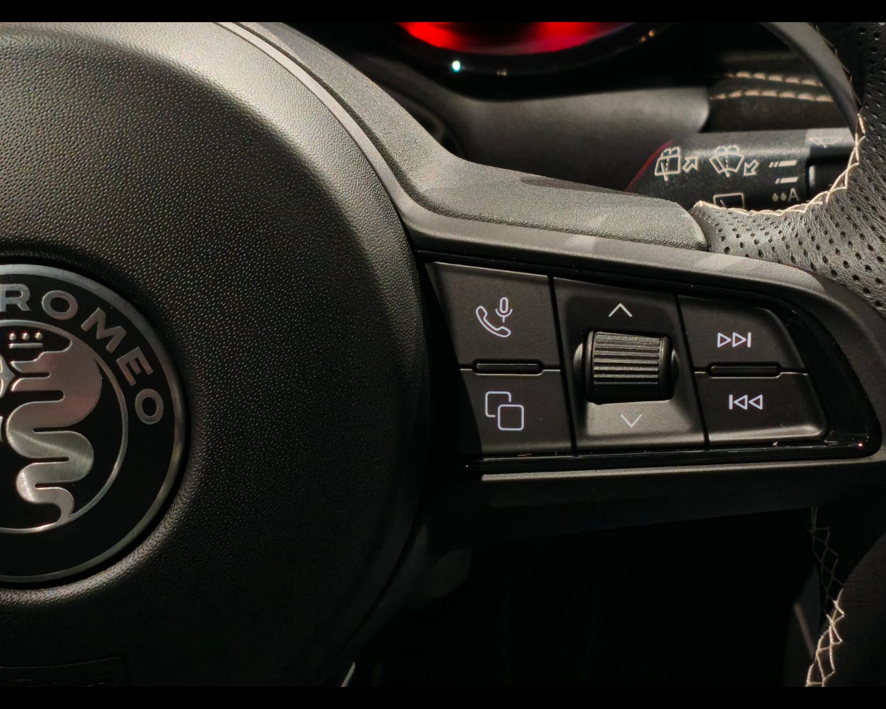 Foto ALFA ROMEO Tonale Diesel Diesel 130cv Milano Cortina 2026