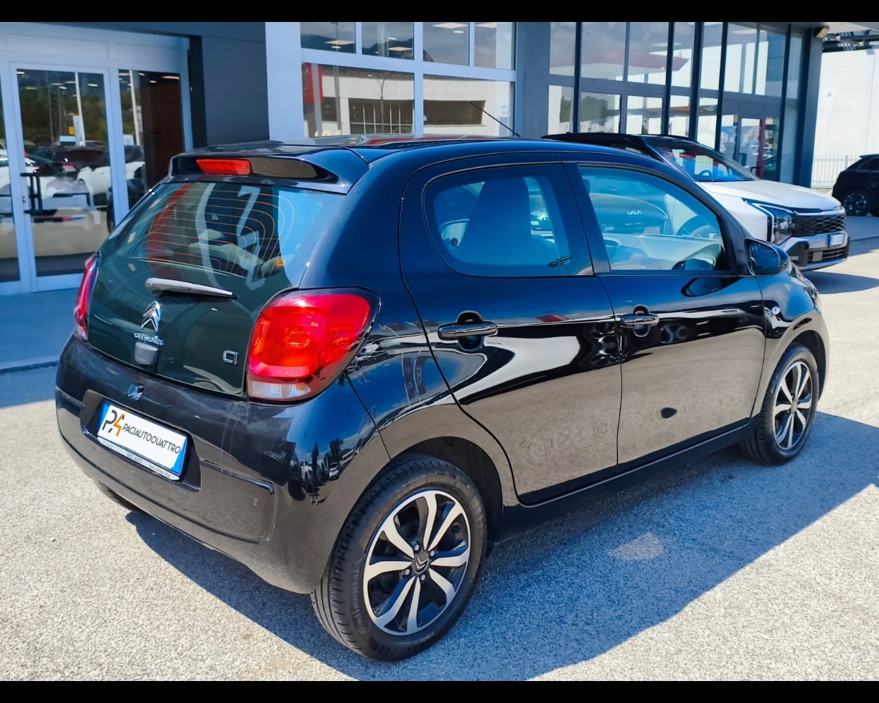 Foto CITROEN C1 5p 1.0 vti Shine s&s 72cv