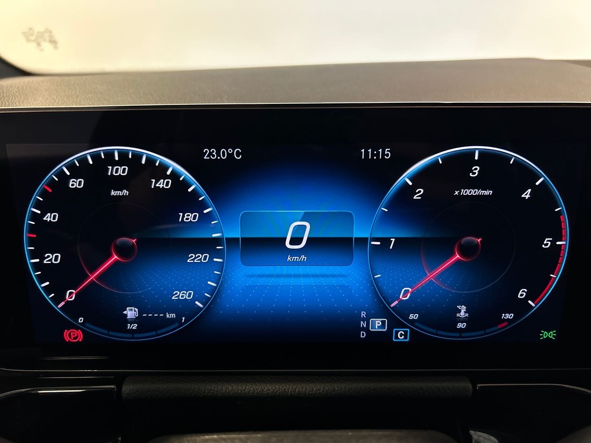 Mercedes GLA GLA 180 D Sport Plus 8G-DCT - 13