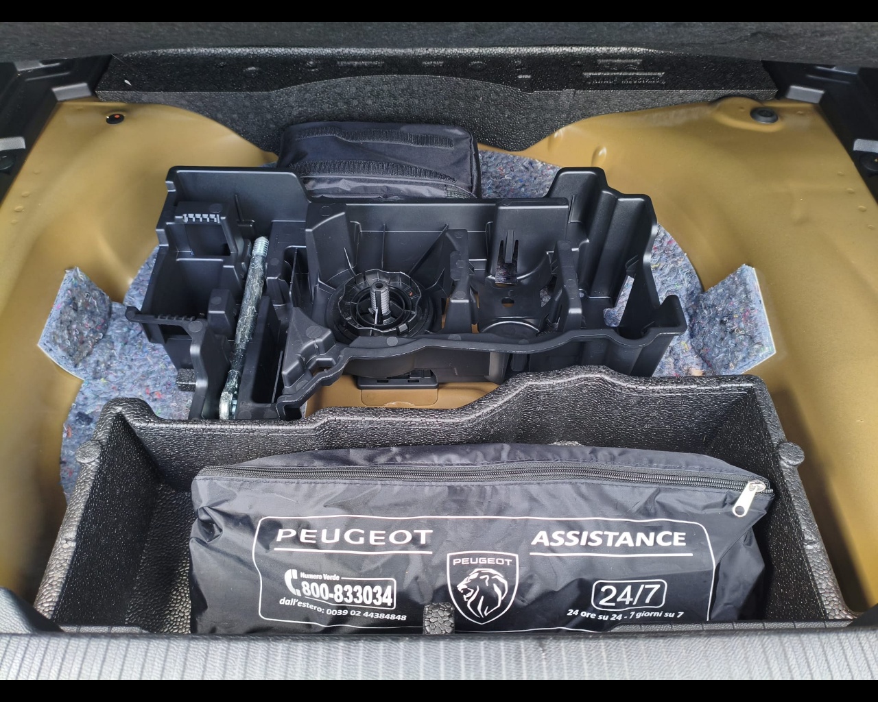 Foto PEUGEOT 2008 1.2 puretech Allure s&s 100cv