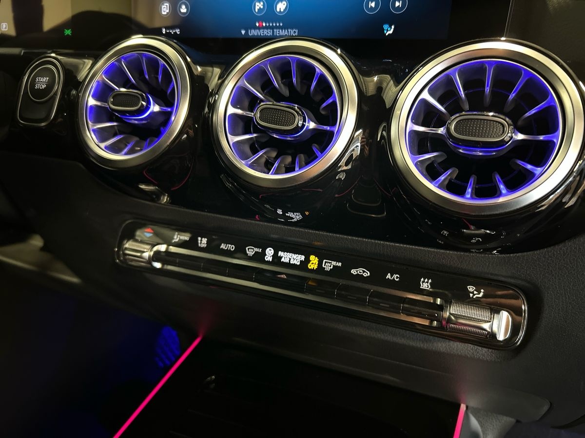 Mercedes  EQA 250+ Sport - 14