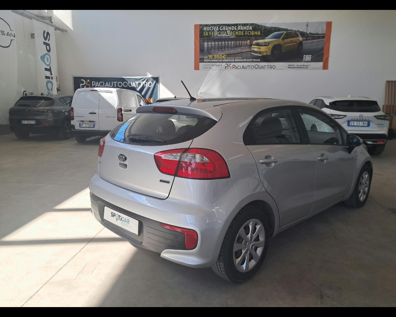 Foto KIA Rio 5p 1.1 crdi Active E6