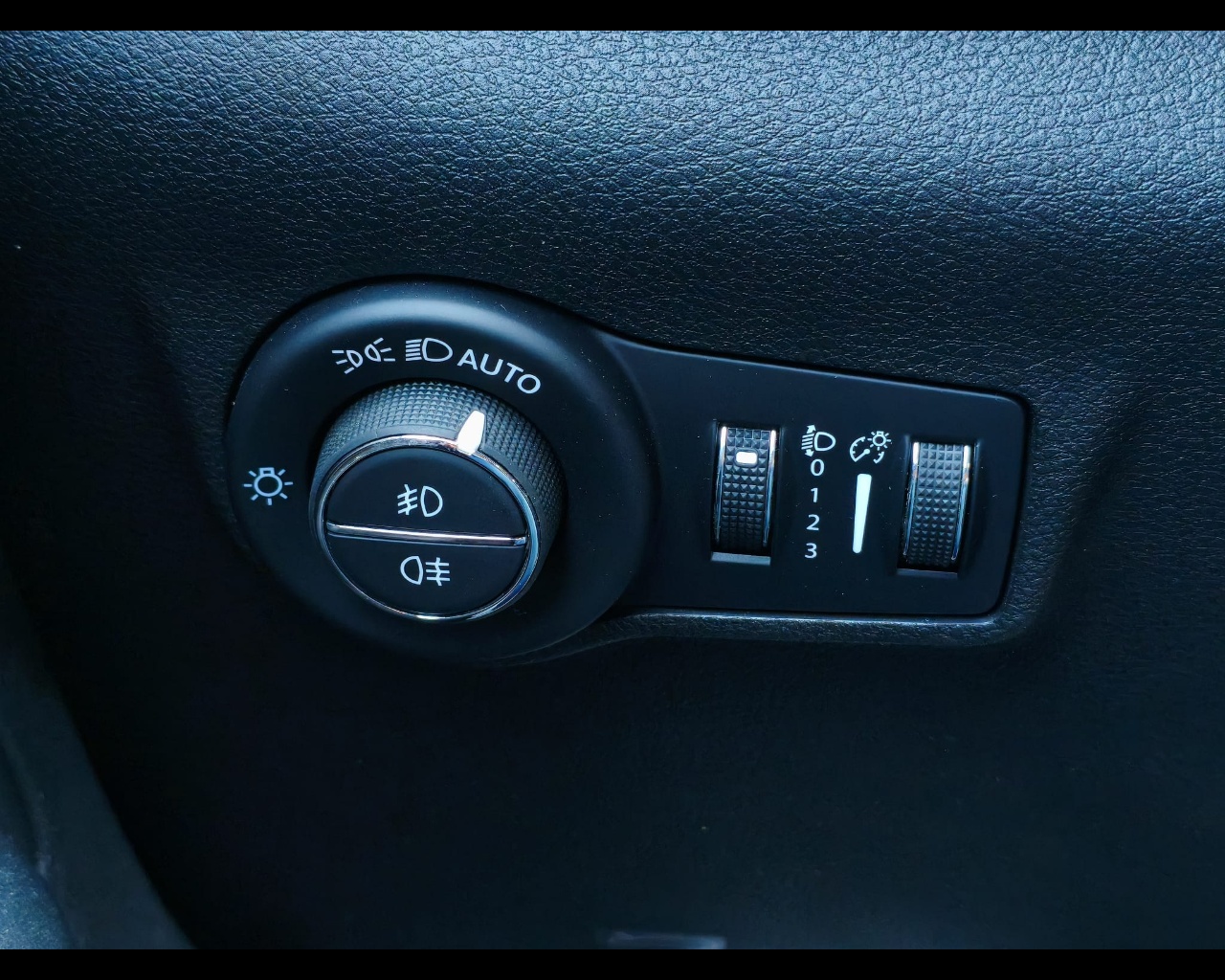 Foto JEEP Compass 1.6 mjt 80 Anniversario 2wd 130cv