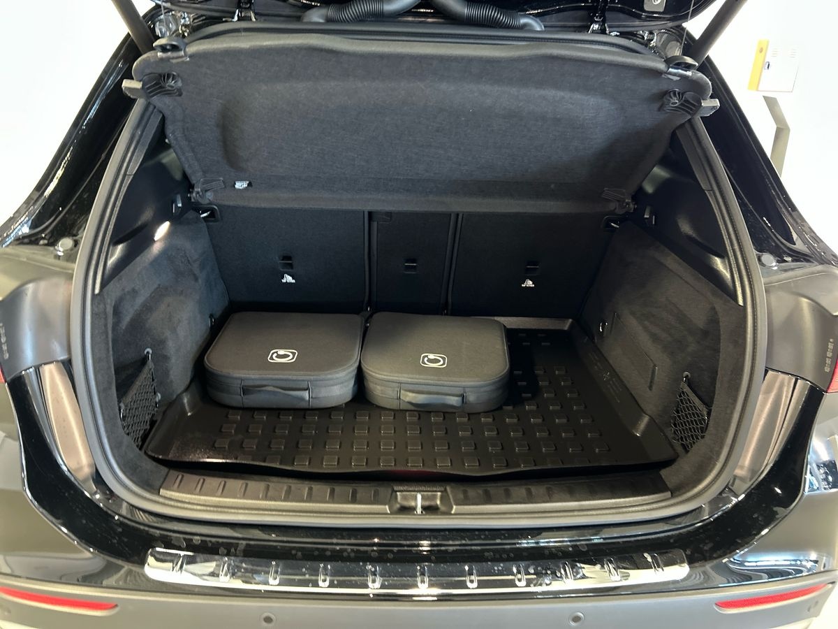 Mercedes GLA 250 e Plug-In-Hybrid AMG Line Premium 8G-DCT - 8