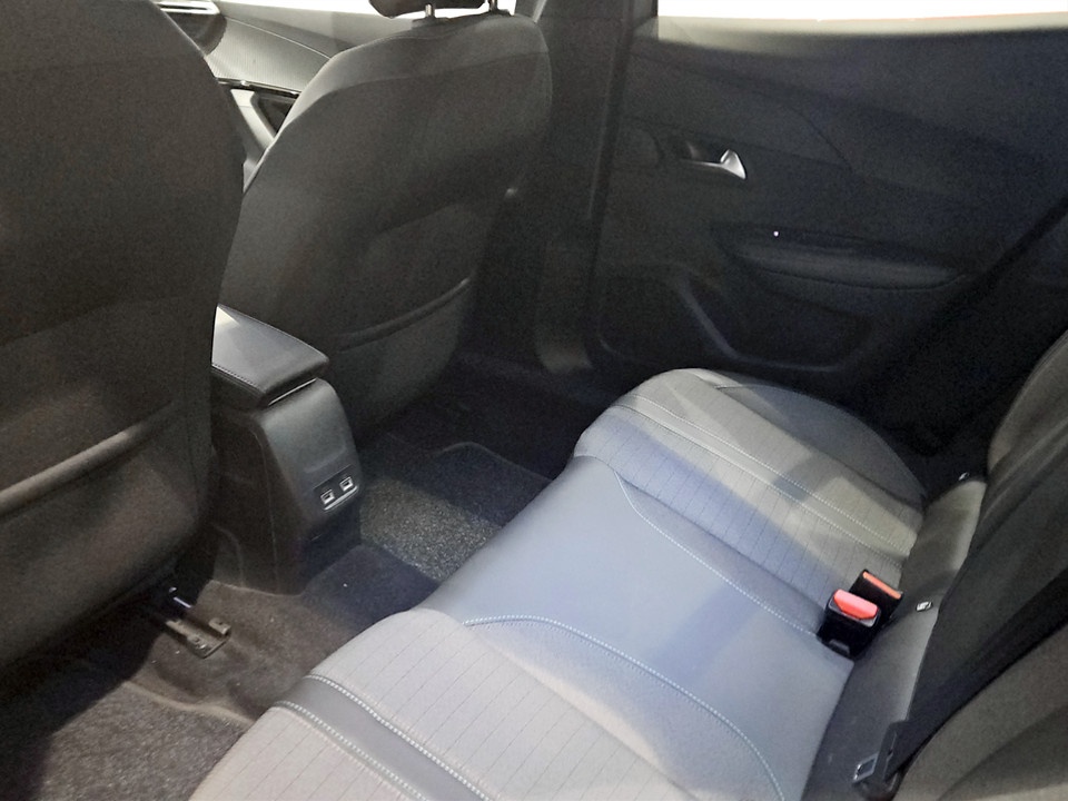 PEUGEOT 2008 1.2 puretech Allure Pack s&s 100cv Benzina Usato - 10