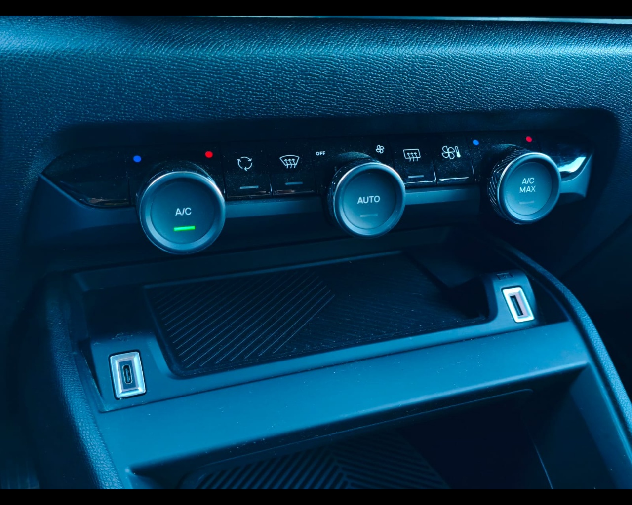 Foto CITROEN C4 1.2 puretech Plus s&s 130cv
