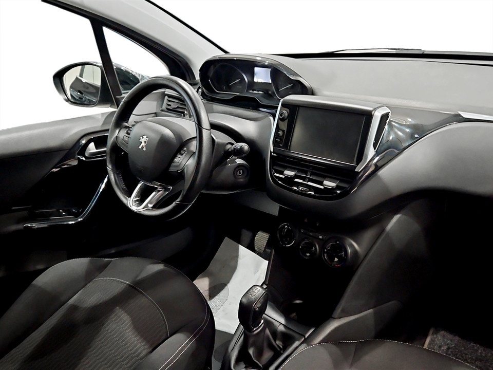 PEUGEOT 208 5p 1.2 puretech Allure 82cv Benzina Usato - 9