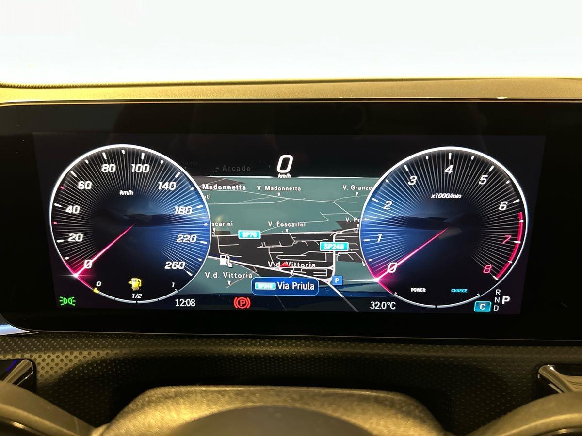 Mercedes  CLA Shooting Brake 180 Edition AMG Line 7G-DCT - 13