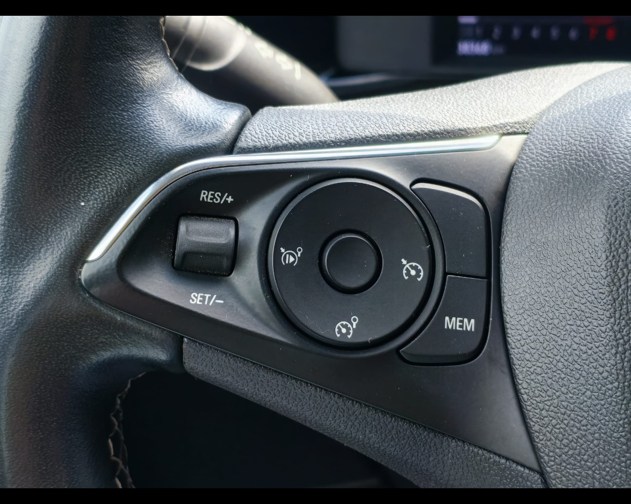 Foto OPEL Mokka 1.2 t Edition s&s 100cv