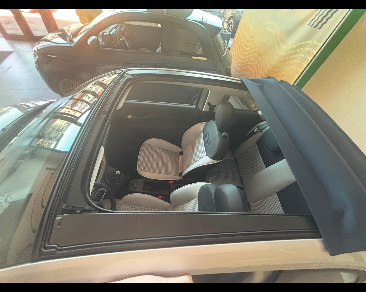 Foto FIAT 500 Hybrid Cabrio Icon 1.0 Hybrid Cabrio