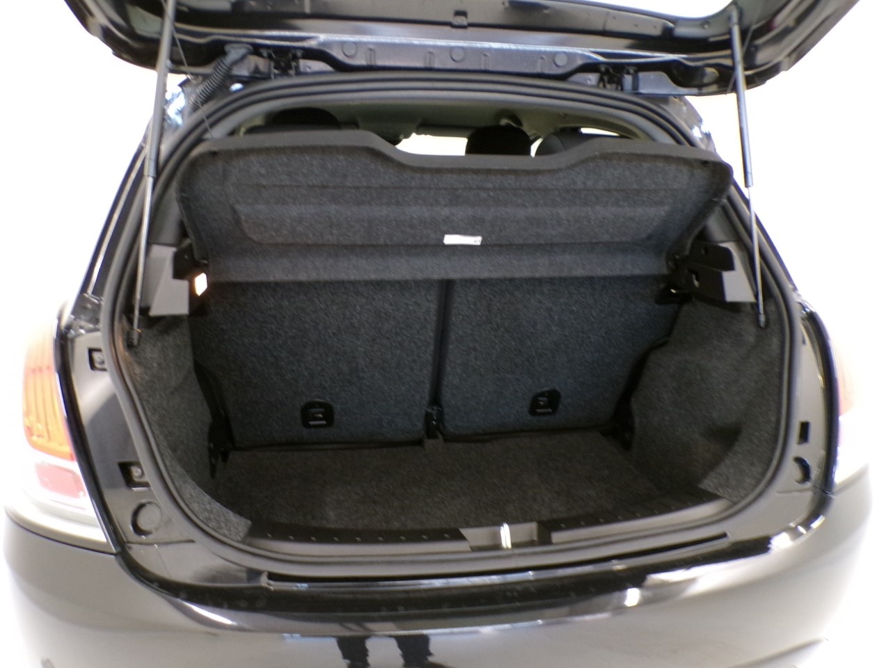 Lancia Ypsilon Ypsilon 5 Porte 1.0 FireFly Hybrid 70cv Silver - 9