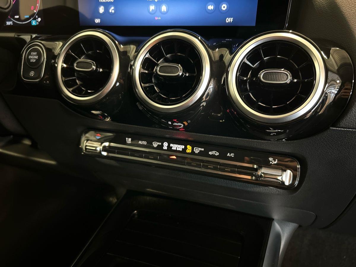 Mercedes  GLA 180 Progressive Advanced 7G-DCT - 14