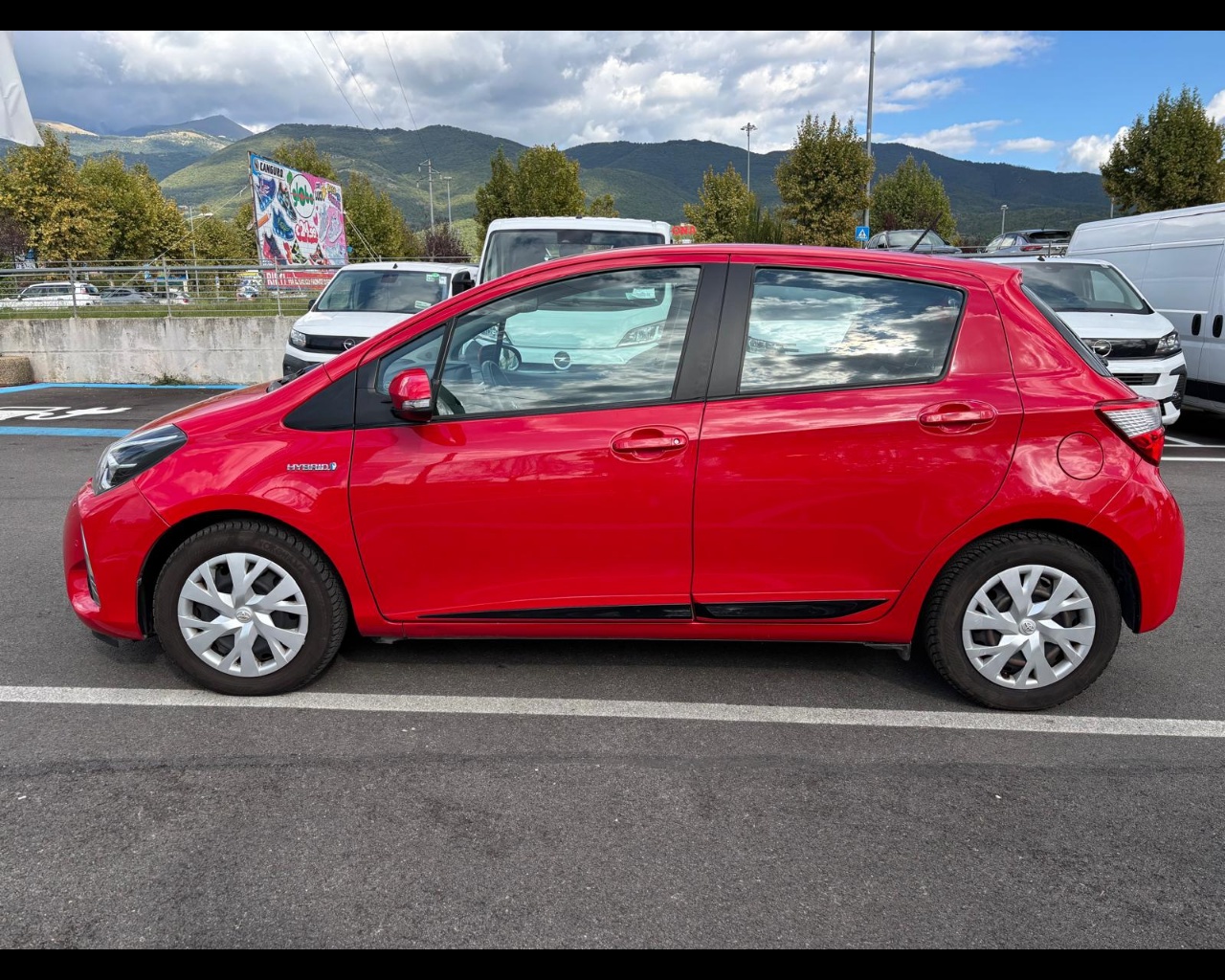 Foto TOYOTA Yaris 5p 1.5h Active 