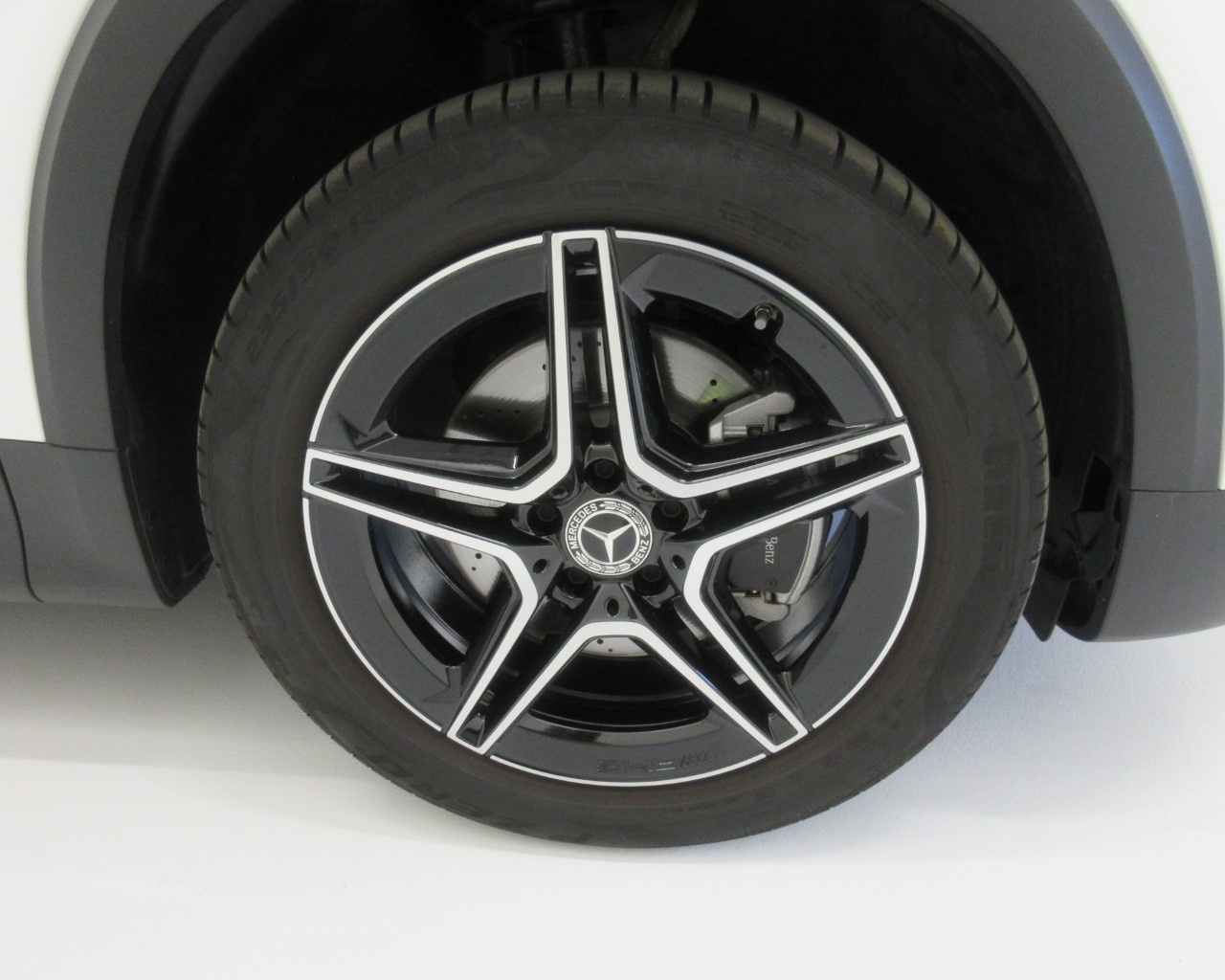 Mercedes GLB GLB 180 D Premium 8G-DCT - 4