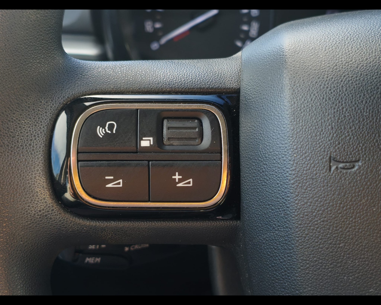 Foto CITROEN C3 1.5 bluehdi Shine s&s 100cv 6m