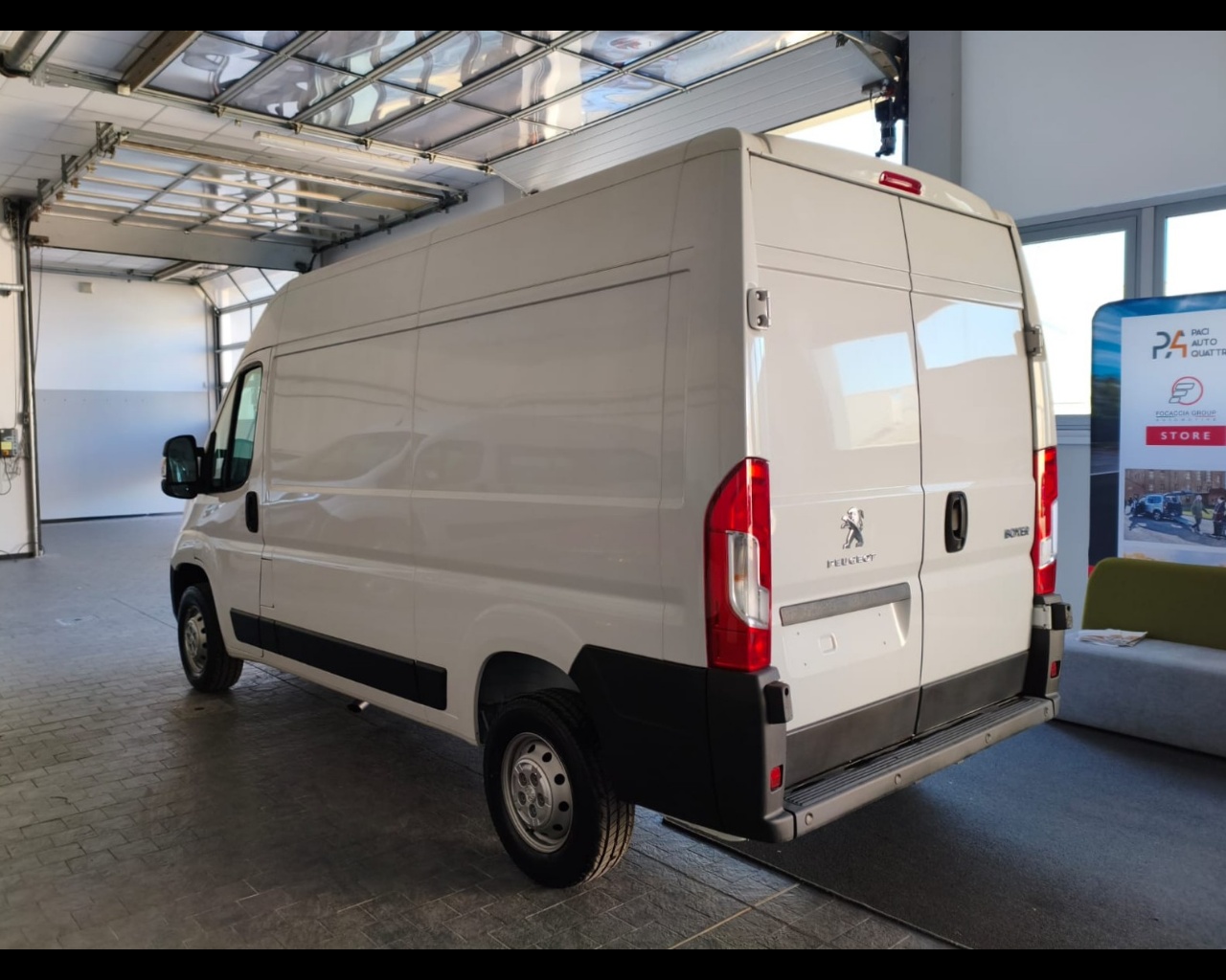 Foto PEUGEOT Boxer Furgone 333 L2 H2 BlueHDi 140 S&S