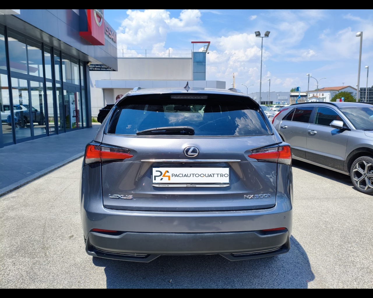 Foto LEXUS NX 300h 2.5 F-Sport 4wd cvt