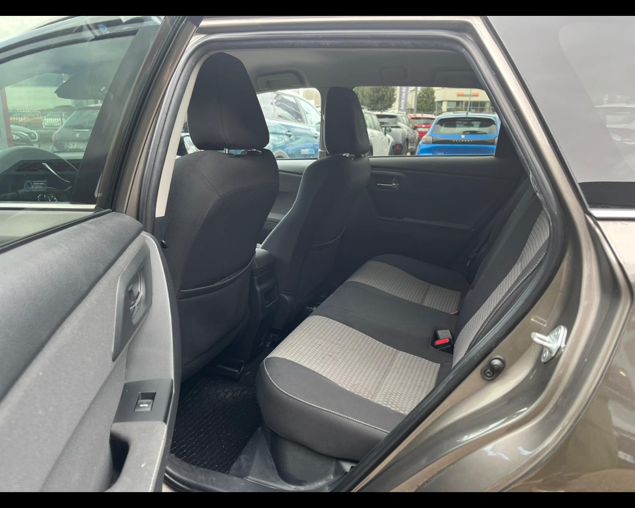 Foto TOYOTA Auris Touring Sports 1.8h Style cvt