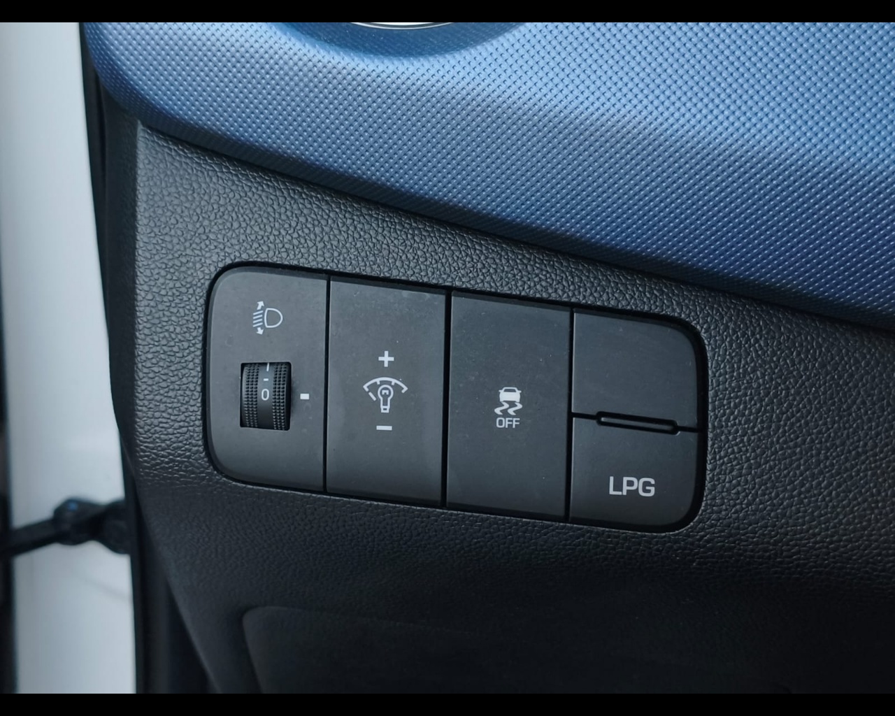 Foto HYUNDAI i10 1.0 Login econext Gpl E6