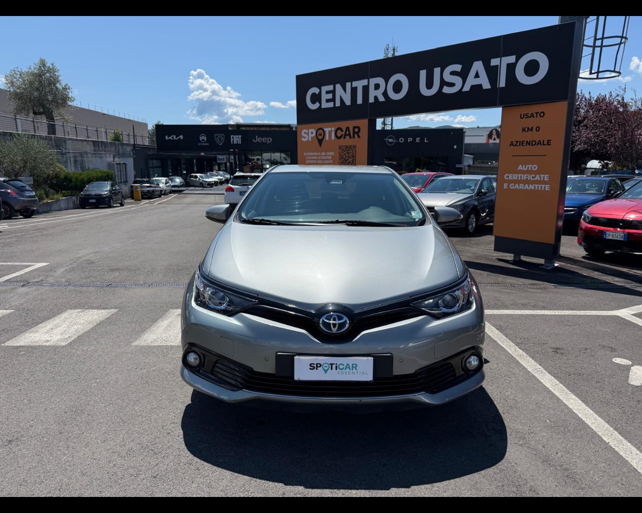 Foto TOYOTA Auris 1.8h Lounge cvt my17