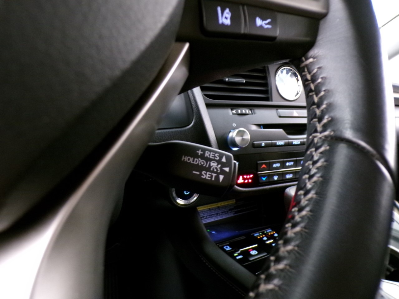 Lexus RXL RXL 450 3.5 V6 Hybrid 263cv Luxury CVT my18 - 17