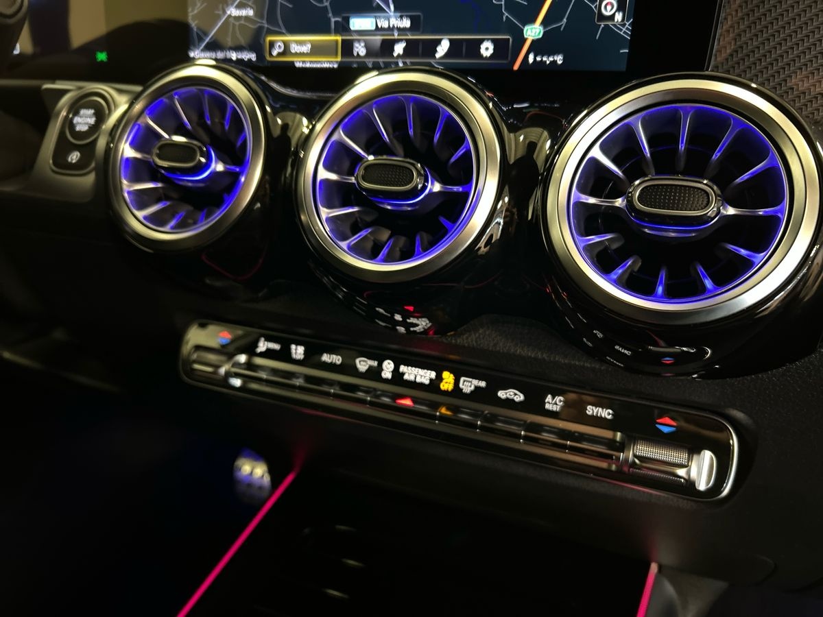 Mercedes GLB GLB 200 D Premium 4Matic 8G-DCT - 14