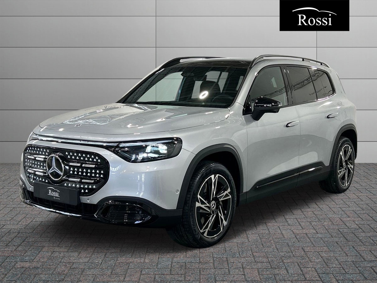 Mercedes-Benz GLB 250+ con tecnologia EQ