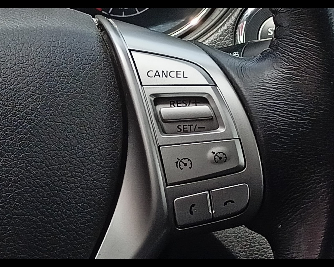 Foto NISSAN X-Trail 1.6 dci Tekna 2wd