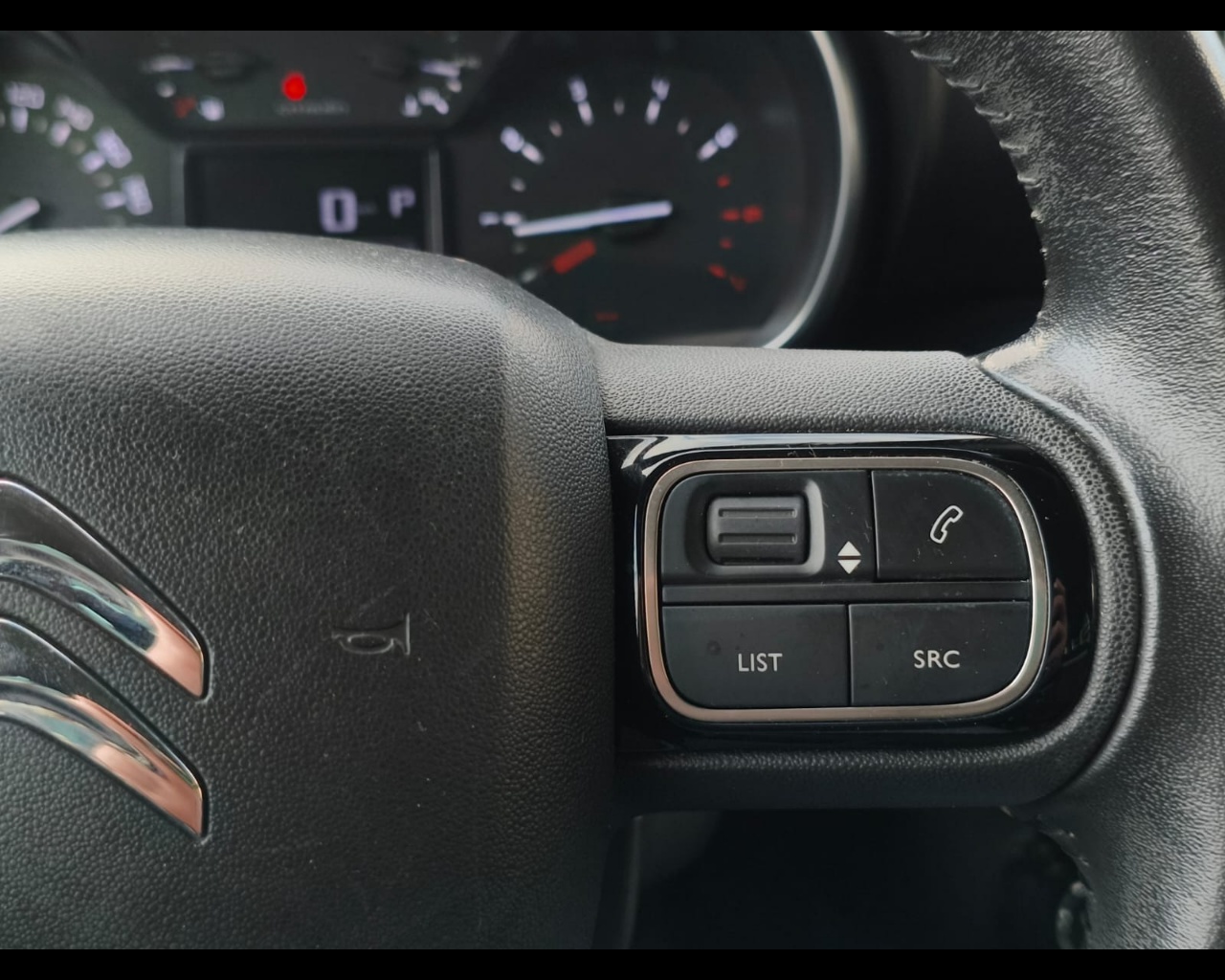 Foto CITROEN C3 Aircross 1.2 puretech Shine s&s 110cv eat6