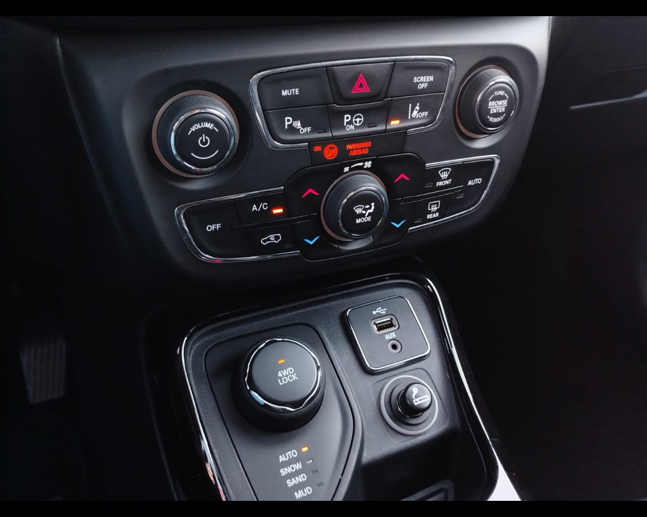 Foto JEEP Compass 2.0 mjt Limited 4wd 140cv auto
