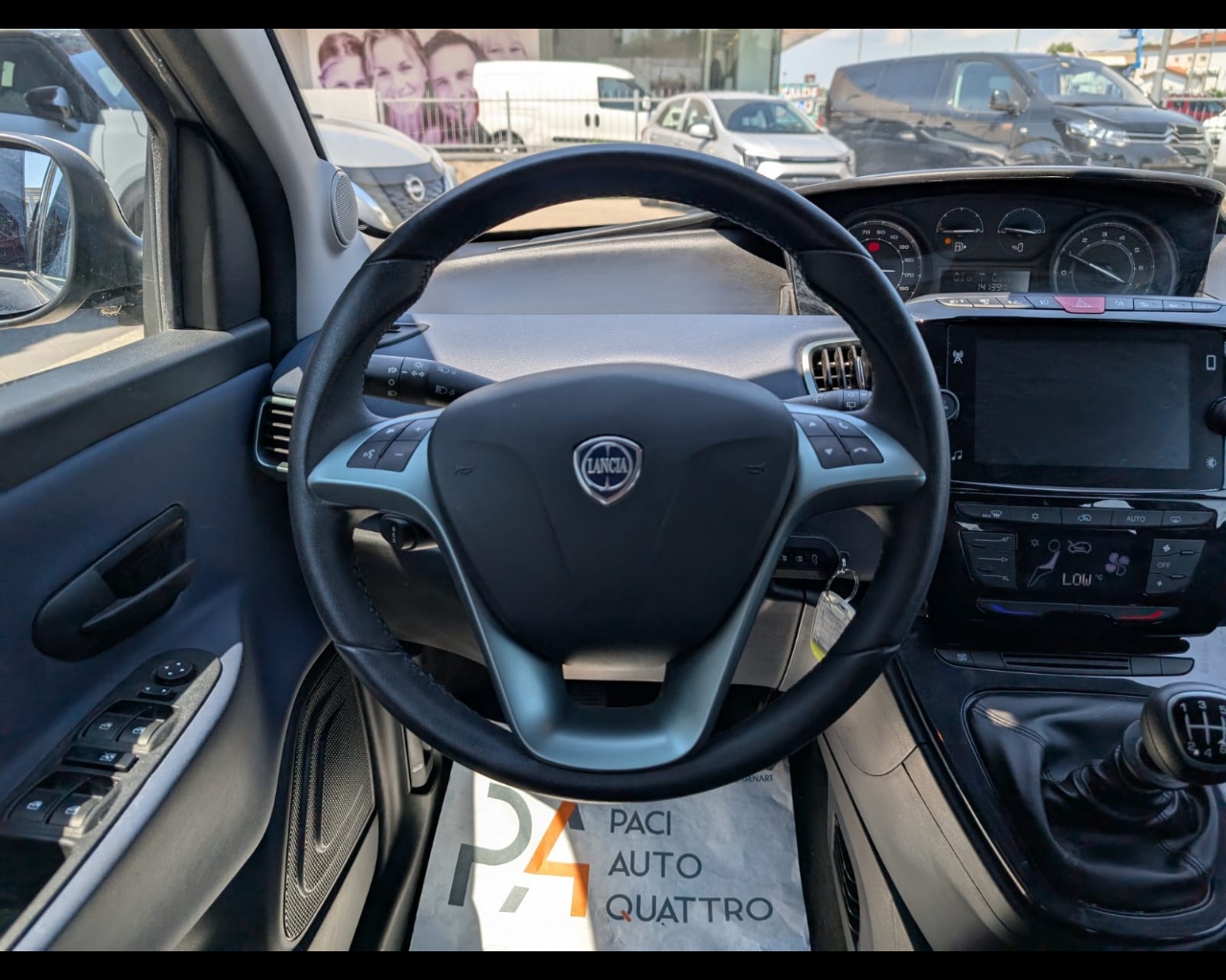 Foto LANCIA Ypsilon 1.0 firefly hybrid Platino s&s 70cv